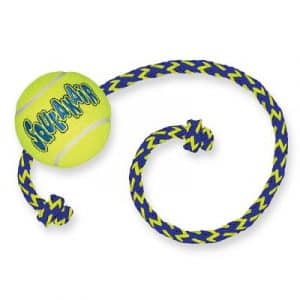 KONG SqueakAir Ball mit Seil - M/L